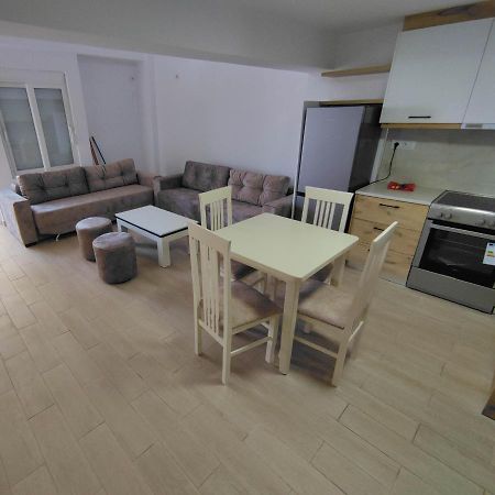 Rose Apartment Саранда Екстер'єр фото
