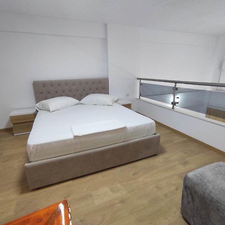 Rose Apartment Саранда Екстер'єр фото