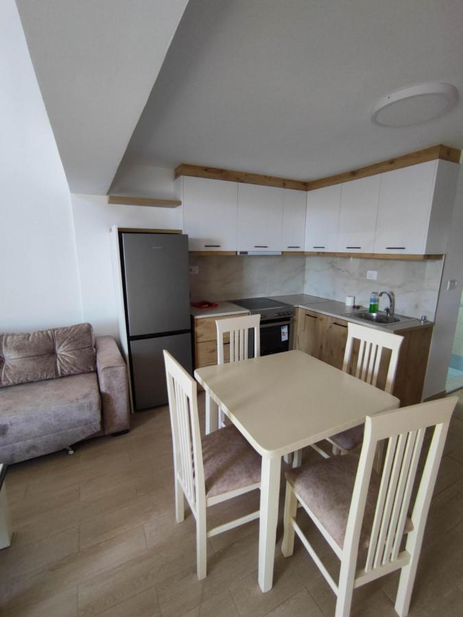 Rose Apartment Саранда Екстер'єр фото