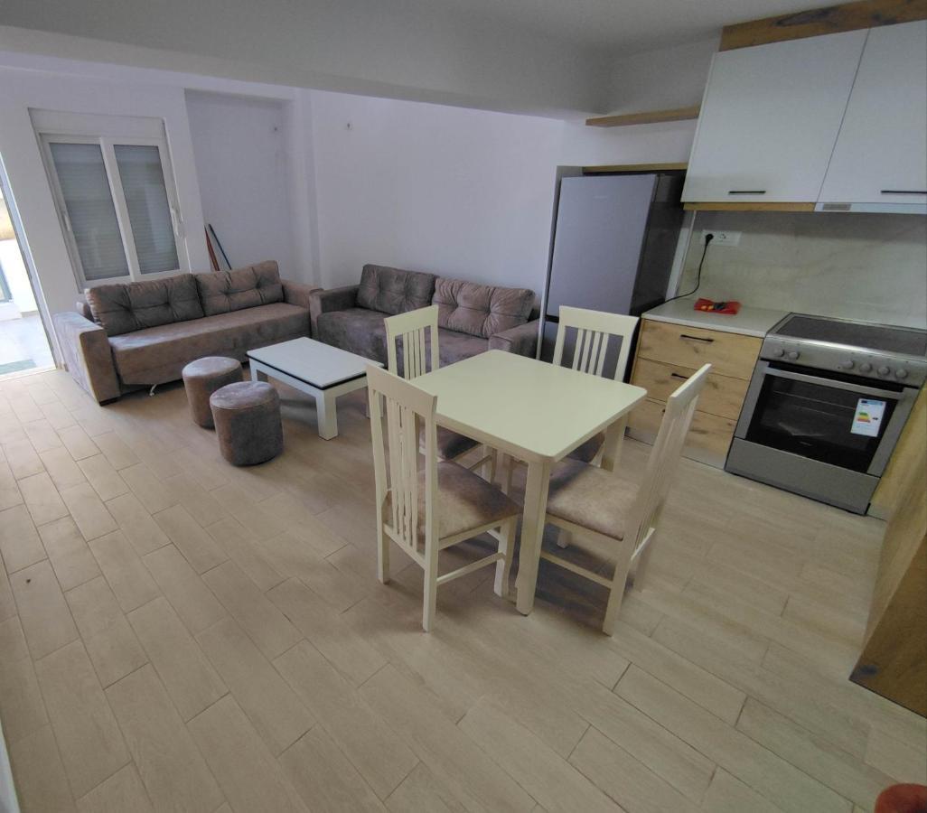 Rose Apartment Саранда Екстер'єр фото